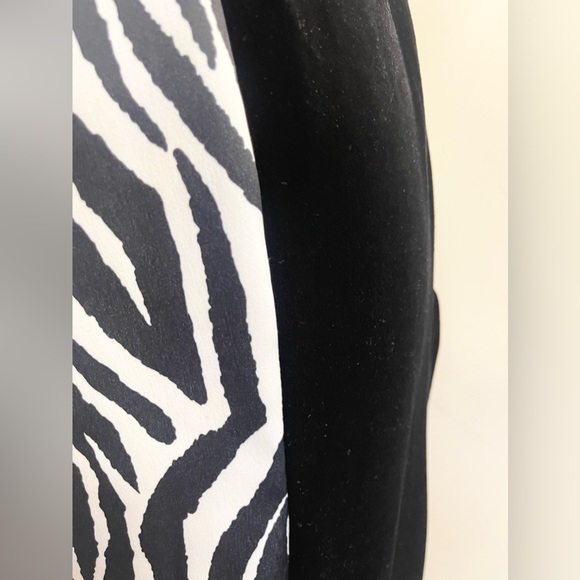 Stunning vintage ‘90’s Jessica McClintock zebra print velvet strapless gown! - Picture 10 of 13